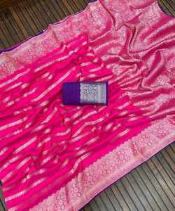 Saree en soie blanche avec motif imprimé rouge pour une tenue de fête de mariage élégante et simple - Product Image 3