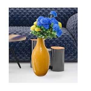 Vase contemporain élégant en métal et en verre pièce décorative de table murale au sol moderne bureau à domicile Design polyvalent Utilisation toute l'année - Product Image 6