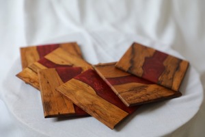 Juego de posavasos y platos de té de resina epoxi de madera Golden Mirage, Diseño Artesanal Premium para hogares elegantes y ocasiones de regalo - Product Image 2