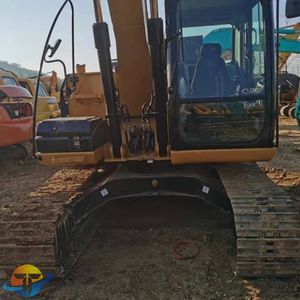 Vente flash : Excavatrice Caterpillar CAT313D d'occasion, poids opérationnel de 20 tonnes, prix bas, vannes hydrauliques Kawasaki, moteur, boîte de vitesses, pompe à engrenages - Product Image 6