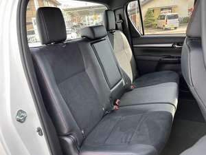 TOYOTA HILUX assez utilisé - Product Image 5