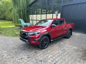 Nuevo TOYOTA HILUX 2025, 3.0L DIÉSEL, SUV Negro, Transmisión Automática, 150KW (204 HP), SUV de 5 Plazas - Product Image 2