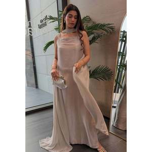Robe fourreau taille empire Elva en satin - Product Image 3