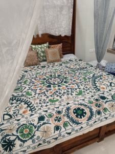 100% coton vert émeraude paon jeter couvre-lit couverture de Table main Aari brodé Kantha cousu feuille de couleur vive - Product Image 3