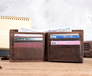 Cartera Bifold de Cuero Genuino Crazy Horse para Hombre con Ranuras para Tarjetas y Solapa - Product Image 6