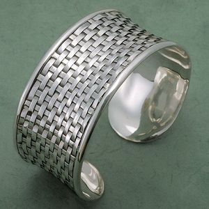 Export Quality <b>Brass</b> Cuff with Flat Shape Polished Finish Modern & <b>Antique</b> Design for Holiday and Wedding Decor - Product Image 5