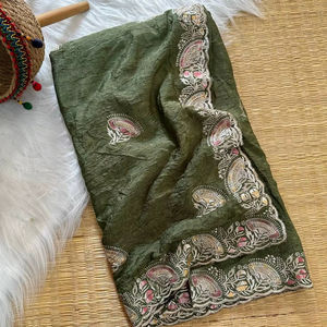 Sari de Diseñador en Georgette con Bordado de Hilo y Lentejuelas, Sari para Bodas, Atuendo para Festivales. - Product Image 1