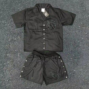 Conjunto de 2 piezas de pantalones cortos de verano con logotipo personalizado al por mayor, conjunto de pantalones cortos para hombre, ropa transpirable, conjunto de pantalones cortos y Camisa estampada - Product Image 4