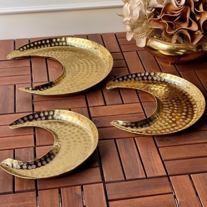 Vente en gros Plateau de service rectangulaire en marbre avec poignées dorées pour table de service chocolat noix Plateau décoratif pour fêtes de mariage - Product Image 4