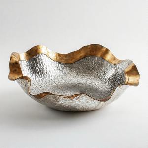 Cuenco de borde dorado RegalCharm, cuenco de servicio hecho a mano chapado en oro Imperial Opulence Regal con adornos de cresta real - Product Image 3