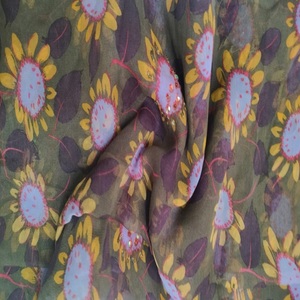 ปักด้วยมือด้วยภาพพิมพ์บนผ้าไหมจอร์เจีย - Product Image 3