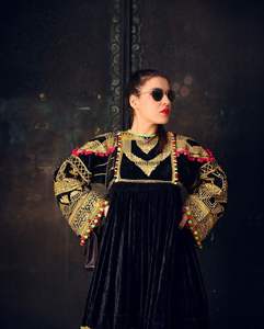 Robe tribale afghane vintage ethnique culturelle Kuchi faite à la main de qualité supérieure Broderie complexe Manches longues Chiffon Personnalisable - Product Image 5