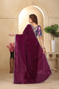 Magnifique sari en soie traditionnel indien brodé et fait main pour les occasions festives, disponible pour la vente en gros à l'exportation - Product Image 2
