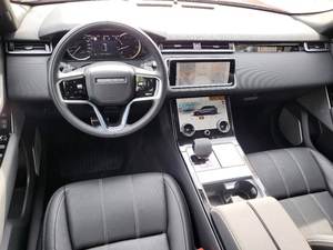 Vehículo Premium Usado 2024 4x4 Deportivo Utilitario con Volante a la Derecha/Izquierda Disponible - Product Image 2