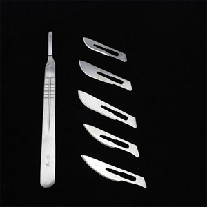 Ensemble de couteaux chirurgicaux à manche scalpel professionnel avec lames de précision en acier inoxydable pour les procédures médicales et vétérinaires - Product Image 3