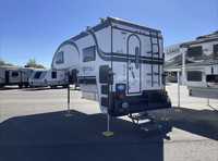 Nouveaux meilleurs petits camping-cars escamotables pour pick-up à benne courte, en vente à prix modérés avec livraison rapide dans le monde entier