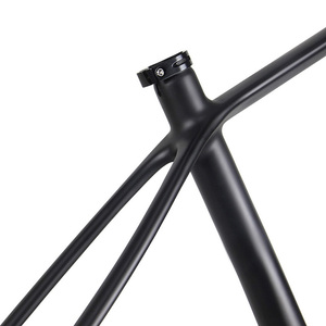 เฟรมจักรยานเสือภูเขาแบบคาร์บอน ODM OEM น้ำหนักเบา ขนาดล้อ 29 นิ้ว ระบบ Boost 12*148 มม. สายเคเบิลภายในแบบเต็มรูปแบบ แกนกลาง BB92 UDH รองรับดิสก์เบรก สำหรับการเดินทาง - Product Image 3