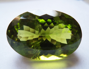Peridot naturel certifié de qualité d'exportation pierres précieuses ovales taillées à facettes pour la fabrication de bijoux au meilleur prix de gros - Product Image 2