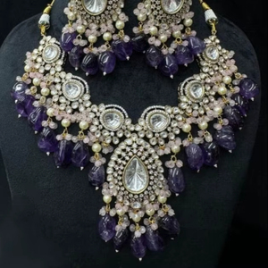 Ensemble collier et boucles d'oreilles Polki en alliage plaqué or de créateur de luxe Bijoux de mariée pour fiançailles, mariage et fêtes - Product Image 1