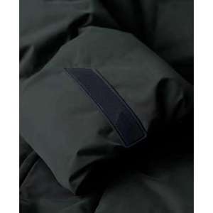 Chaqueta de Plumón Negra de Nailon Transpirable de Secado Rápido para Hombre con Logotipo Frontal Personalizado - Product Image 4