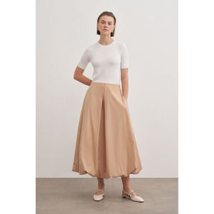Falda Midi de Satén Beige - Suave, Transpirable y con un Elegante Diseño de Vestido de Gala - Product Image 1