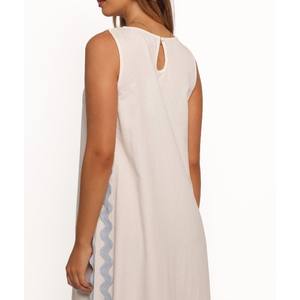 Robes classiques pour femmes avec des éléments de design contemporains offrant une coupe décontractée et un look attrayant pour les besoins de la mode quotidienne - Product Image 5