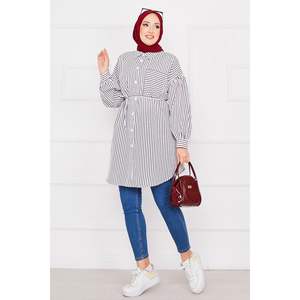 ชุดฮิญาบของผู้หญิงเสื้อคลุมลายทางสีม่วงแดง - Product Image 2