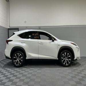 Lexuses NX 300H F กีฬาค่อนข้างใช้งานสดและสะอาดไม่มีประวัติอุบัติเหตุพวงมาลัยซ้ายและขวาขายดี - Product Image 4