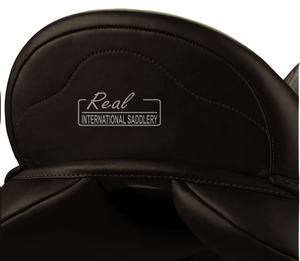 Selle anglaise en cuir de haute qualité avec rembourrage souple Selle de dressage et de saut pour l'équitation (arbre en bois/plastique) - Product Image 3