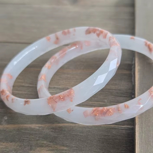 Brazalete de Resina Hecho a Mano de Alta Calidad, Estilo Moderno, Resistente al Agua, para Uso Diario, Bodas, Regalos, al Mejor Precio - Product Image 3