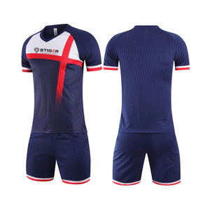Uniformes de Fútbol Personalizables al Por Mayor de Alta Calidad, Incluye Camiseta y Pantalones, 100% Poliéster, Nombre del Equipo Personalizado, Diseño Deportivo Propio - Product Image 1