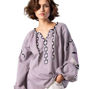 Blusa de Mujer Moderna, Color Sólido, Bordada, Manga Larga, Cuello en V, con Borlas, Estilo Ucraniano, Tejida, para Mujer y Niña - Product Image 1