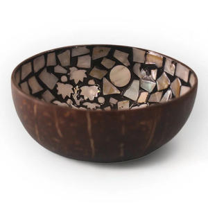 Bol en coquille de noix de coco incrusté de nacre, bol de service décoratif naturel et écologique de luxe pour la salle à manger et le style d'intérieur - Product Image 5