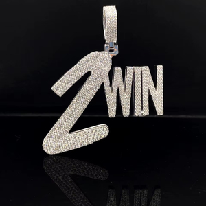 Colgante de Acero Inoxidable Personalizado OEM con Incrustaciones de Diamantes CZ Estilo Hip Hop - Product Image 1