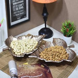 Plateau décoratif fait à la main en aluminium écologique motif traditionnel couleur Bronze Design traditionnel décor à la maison plateau de service - Product Image 1