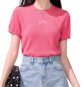 เสื้อยืดครอปแขนสั้นคอกลมแฟชั่นลายผีเสื้อผ้าฝ้ายถักสำหรับผู้หญิงและเด็กผู้หญิงใส่ในช่วงฤดูร้อน - Product Image 1