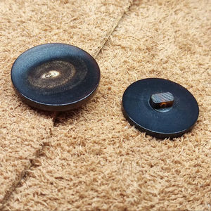 กระดุมเปล่าทำจากเขาควายธรรมชาติสำหรับอุปกรณ์ตกแต่งเสื้อผ้า คุณภาพสูง - Product Image 1