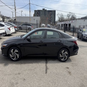 Hyundai Elantra SEL Sport 2025 d'occasion en excellent état - Product Image 2