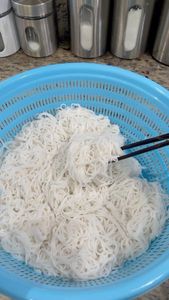 Nouilles de riz séchées vietnamiennes de qualité supérieure, sans gluten, parfaites pour les plats traditionnels, les soupes et les exportations internationales - Product Image 6