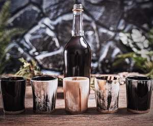 Verre à liqueur en agate de corne naturelle de conception antique fabriqué à la main avec de l'agate d'ours technique polie écologique qualité d'exportation inde - Product Image 3