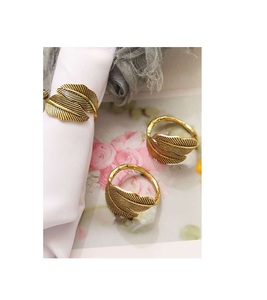 Rond de serviette en métal fait main pour décoration de table de ferme rustique avec un beau design élégant vintage artisanal traditionnel - Product Image 1