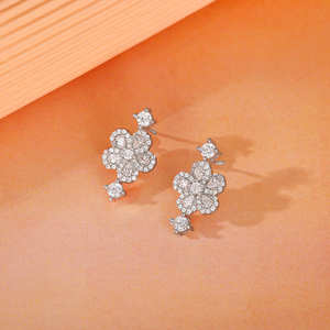 Pendientes al ras florales de plata de moda oro lindo mariposa forma de planta aleación religiosa Acero inoxidable perlas diamantes fiesta - Product Image 1