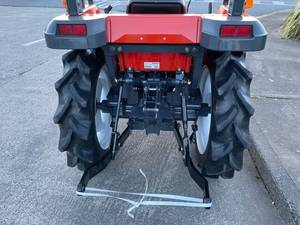 จัดส่งฟรี รถแทรกเตอร์ KUBOTA T22 มือสอง 22 แรงม้า ขับเคลื่อน 4 ล้อ, เครื่องยนต์ดีเซล D1403 1.4 ลิตร 3 สูบ, เกียร์ 12F/4R, PTO 540 รอบต่อนาที, ชุดต่อพ่วง JIS-1 - Product Image 5