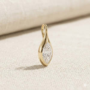 SHREYA DIAM Collier Pendentif Classique Goutte d'Eau pour Femme, Plaqué Or/Argent/Or Rose, Sertissage Griffe, Moissanite Taille Marquise - Product Image 4