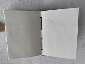 Diarios de cuero con relieve de atrapasueños hechos a medida, con piedra, ideal para reventa de productos holísticos y wican - Product Image 3