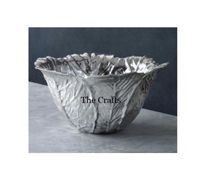 Tazón decorativo de diseño exquisito, hecho a mano en aluminio color plata, para servir frutas, ideal para bodas y fiestas. - Product Image 2