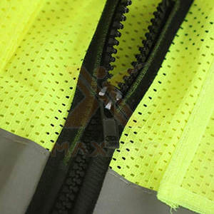 เสื้อกั๊กสะท้อนแสงคุณภาพพรีเมียม น้ำหนักเบา ระบายอากาศได้ดี เหมาะสำหรับงานกลางแจ้ง - Product Image 6