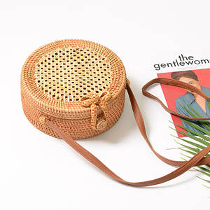 Sac de plage naturel rotin sacs à bandoulière femmes dame sac latéral à la mode avec de longs glands de sangle en cuir - Product Image 5