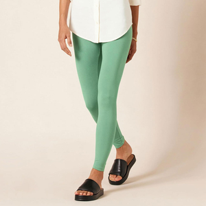 Leggings de yoga confortables pour femmes en matériau de qualité supérieure faciles à porter et à laver Leggings de yoga respirants pour femmes au meilleur prix - Product Image 4