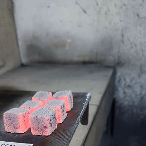 Charbon de coco de luxe Merades Coco Briquettes de charbon de coco sans odeur à combustion propre pour les amateurs de chicha et le marché au Qatar - Product Image 1